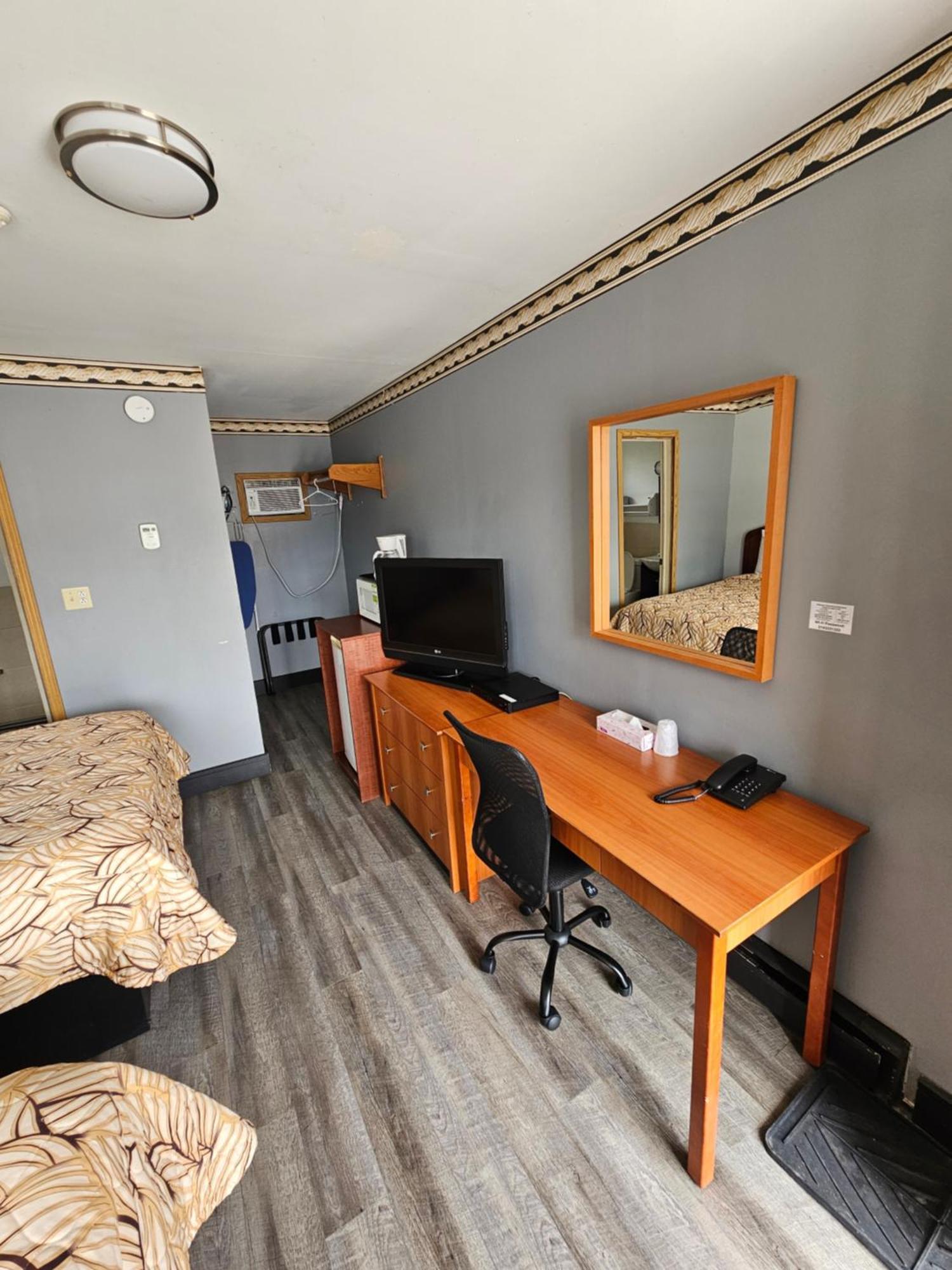 Forest Plaza Motel Mount Forest Extérieur photo