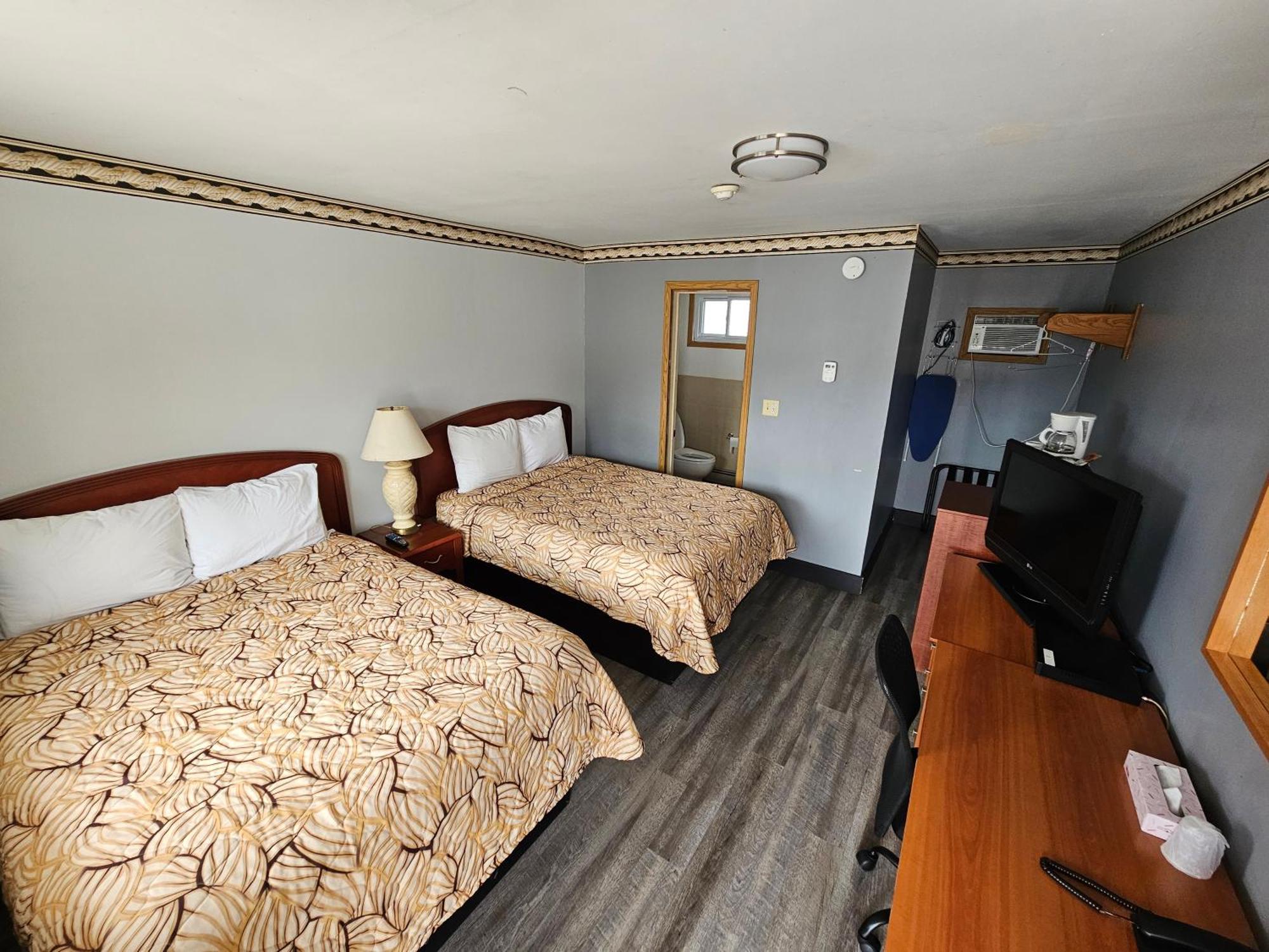 Forest Plaza Motel Mount Forest Extérieur photo