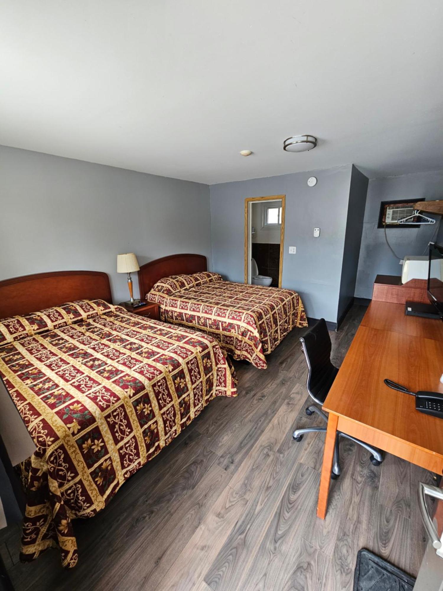 Forest Plaza Motel Mount Forest Extérieur photo