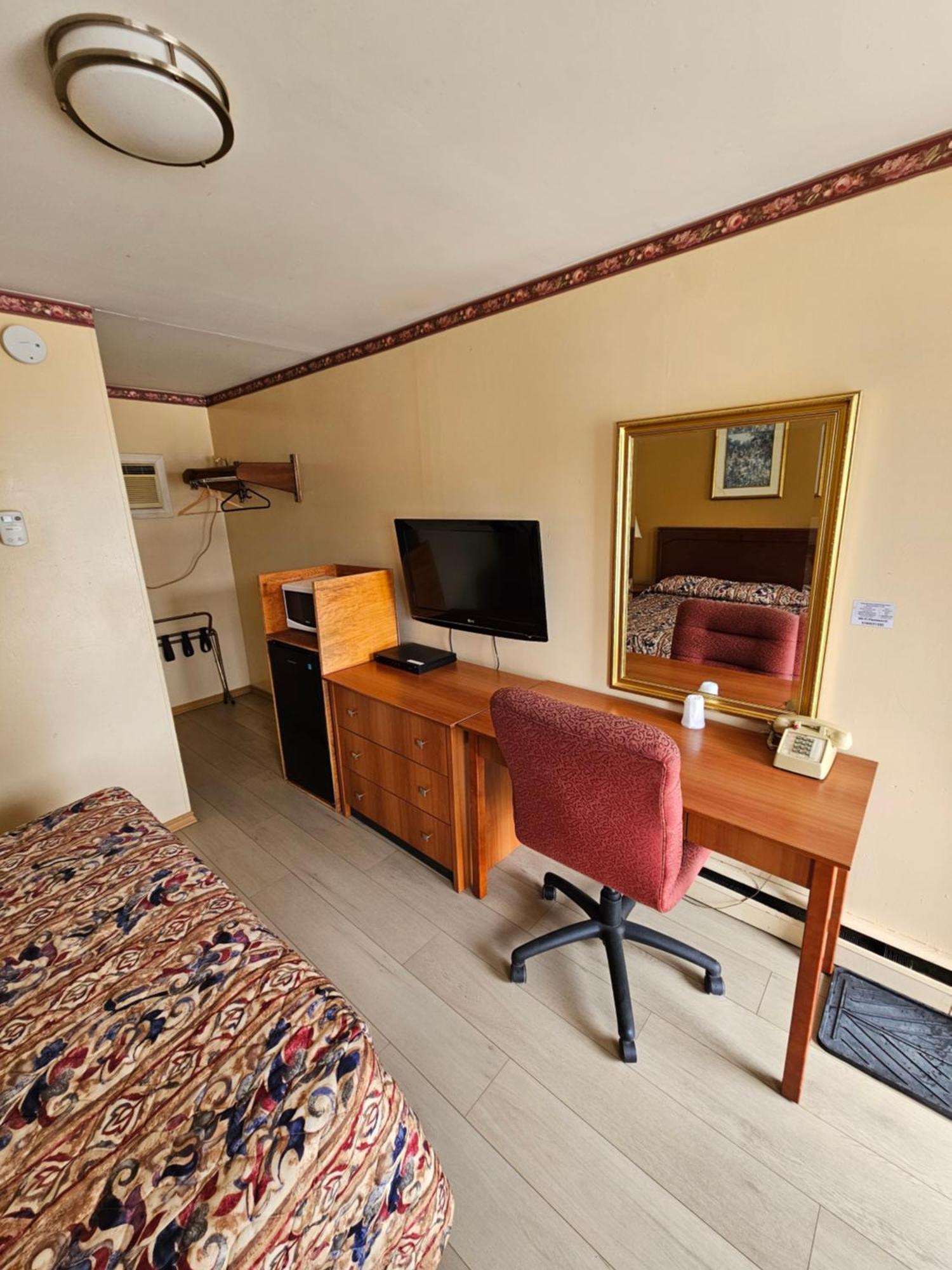Forest Plaza Motel Mount Forest Extérieur photo