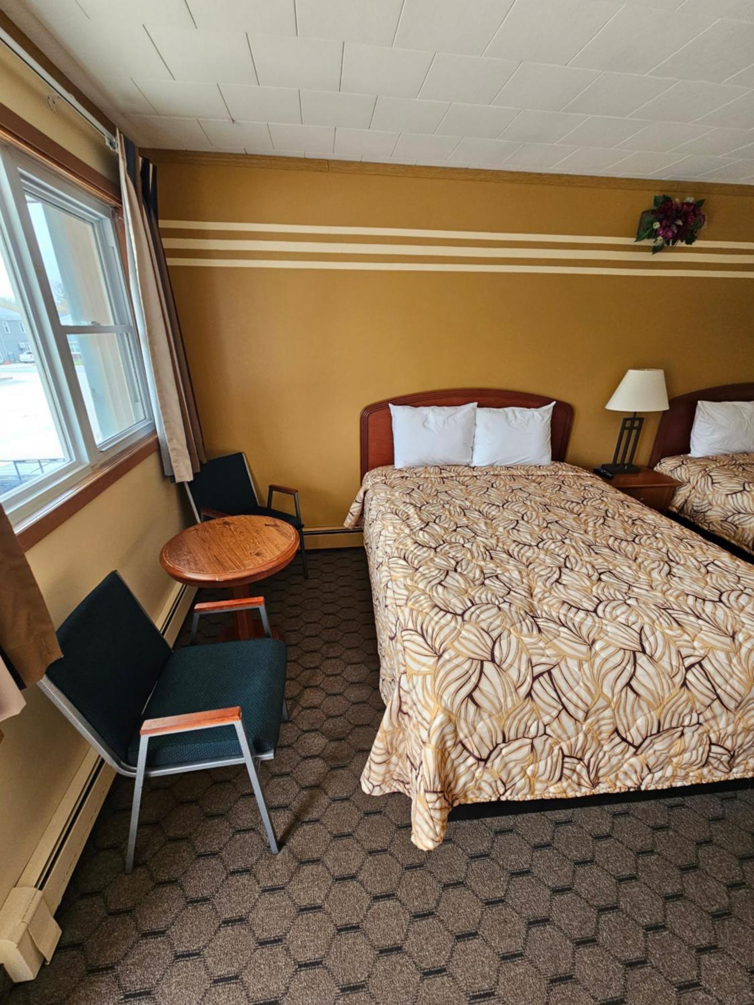 Forest Plaza Motel Mount Forest Extérieur photo