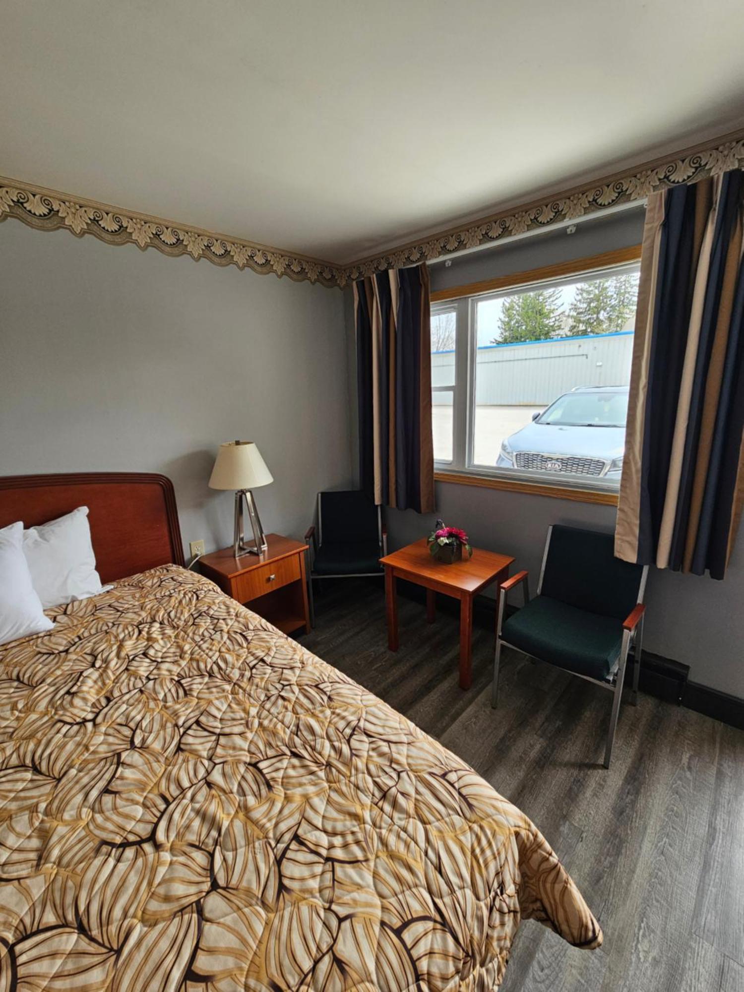 Forest Plaza Motel Mount Forest Extérieur photo