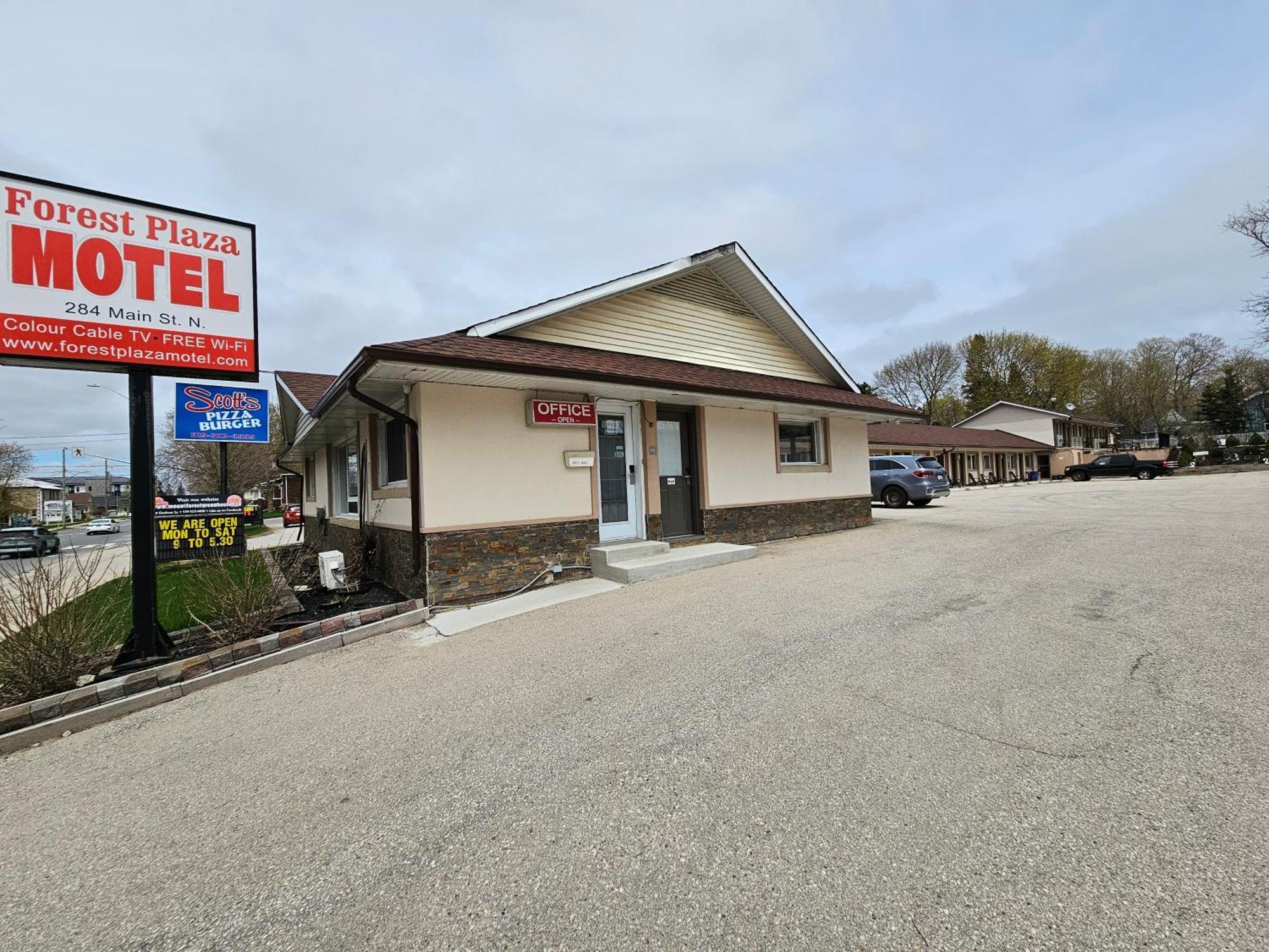 Forest Plaza Motel Mount Forest Extérieur photo