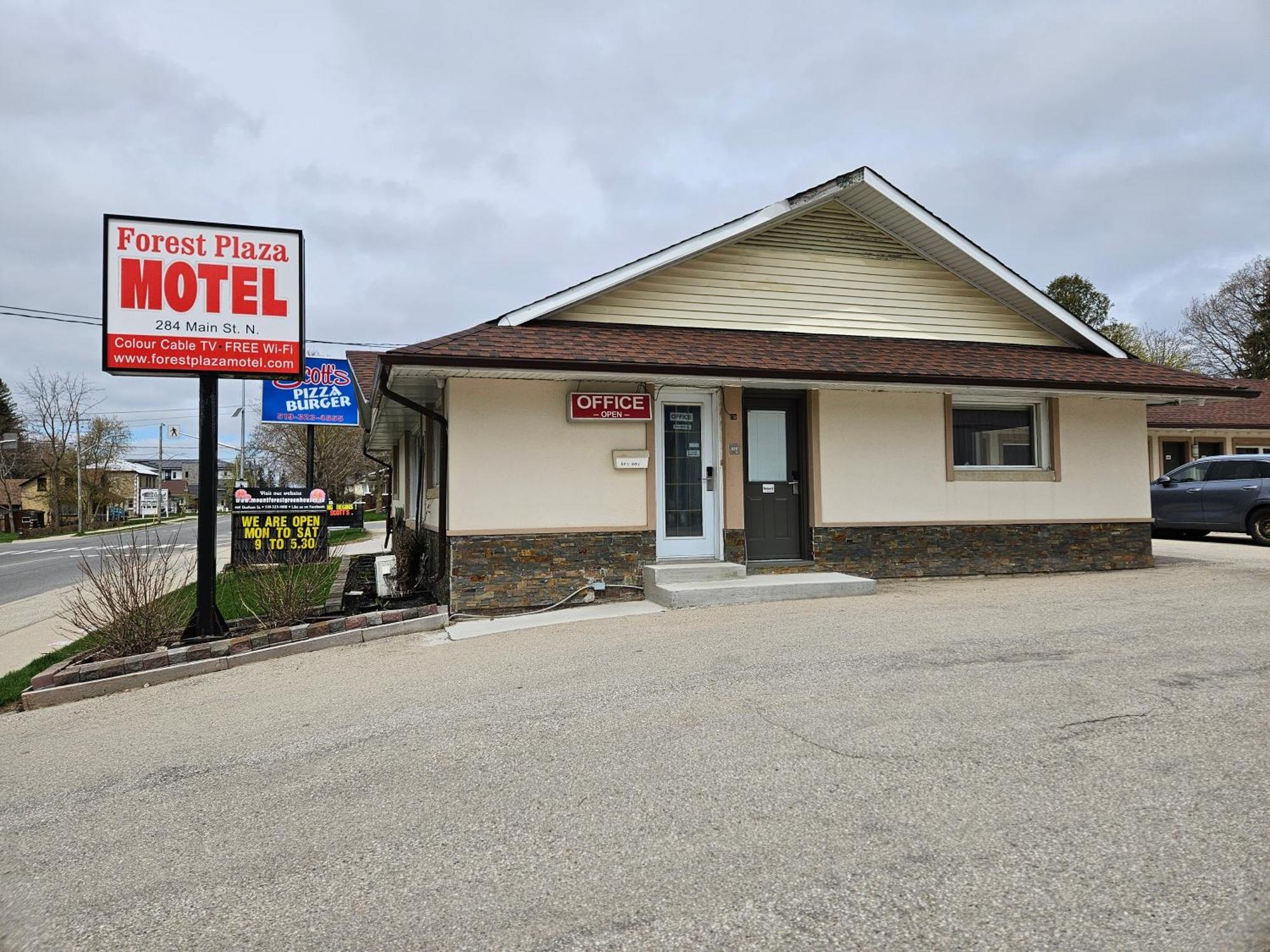 Forest Plaza Motel Mount Forest Extérieur photo