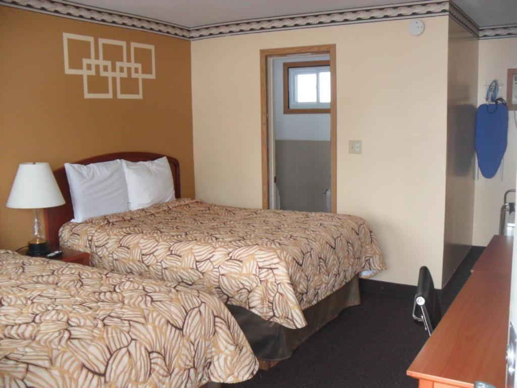 Forest Plaza Motel Mount Forest Extérieur photo