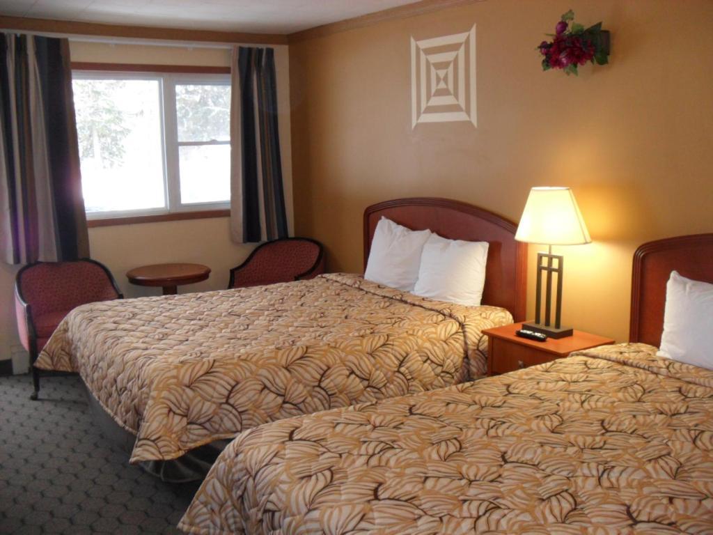 Forest Plaza Motel Mount Forest Extérieur photo