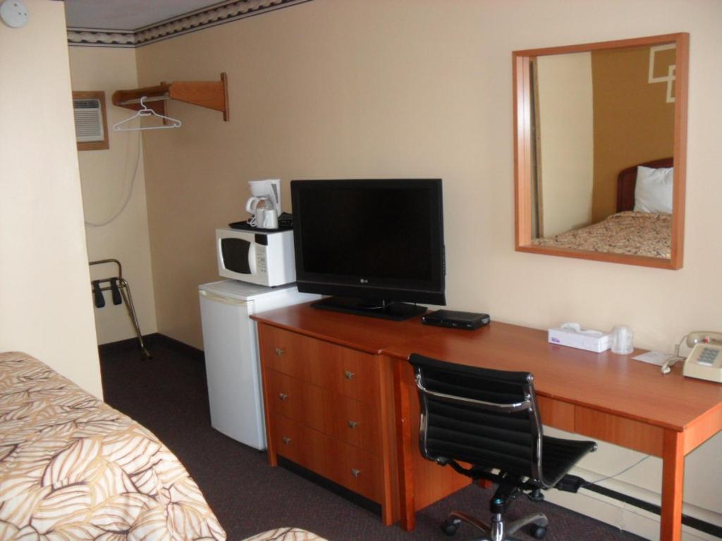 Forest Plaza Motel Mount Forest Extérieur photo