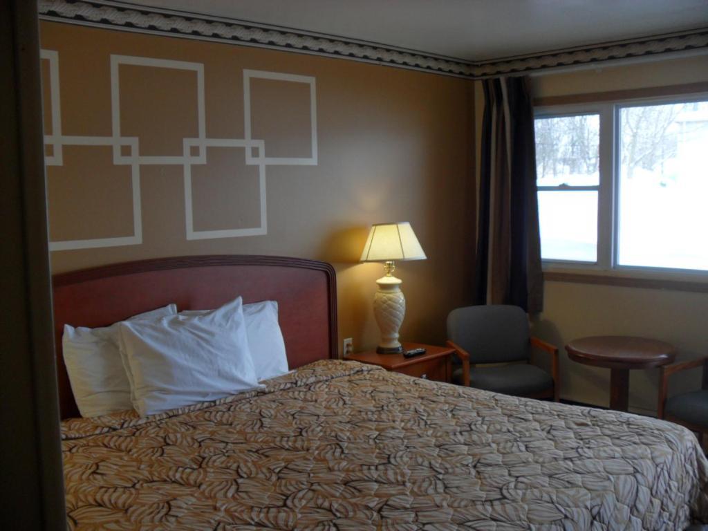 Forest Plaza Motel Mount Forest Extérieur photo