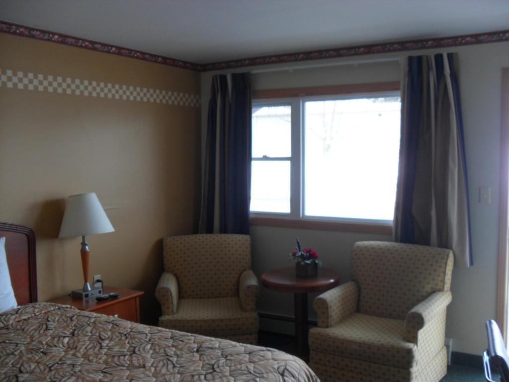 Forest Plaza Motel Mount Forest Extérieur photo
