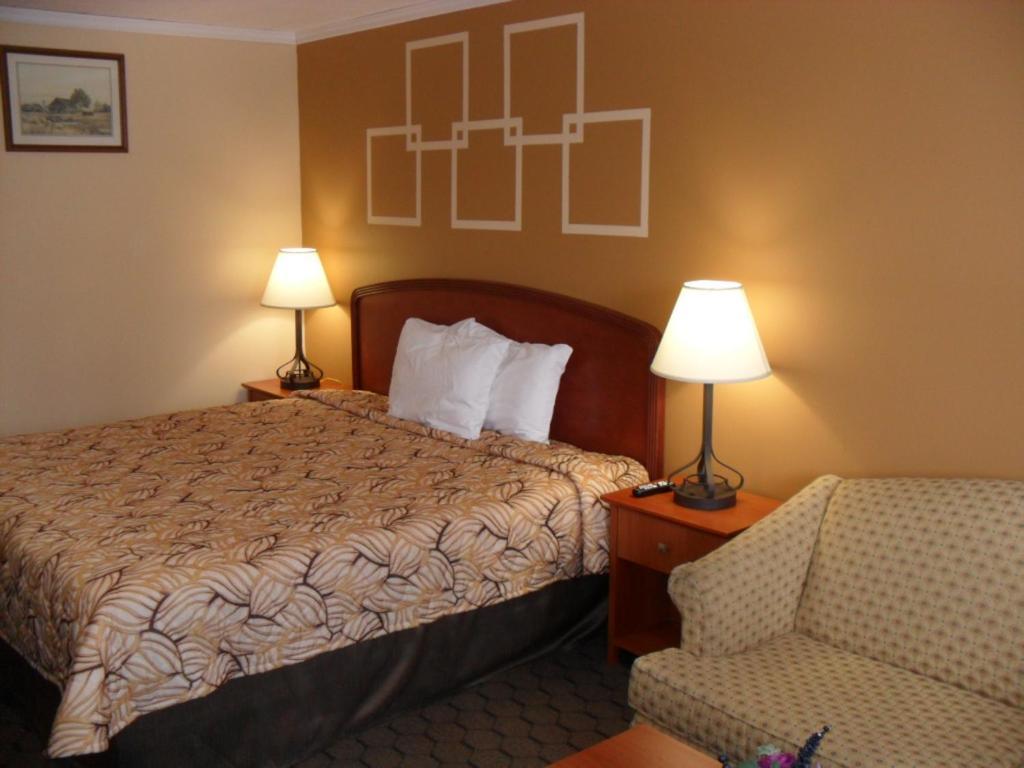 Forest Plaza Motel Mount Forest Extérieur photo