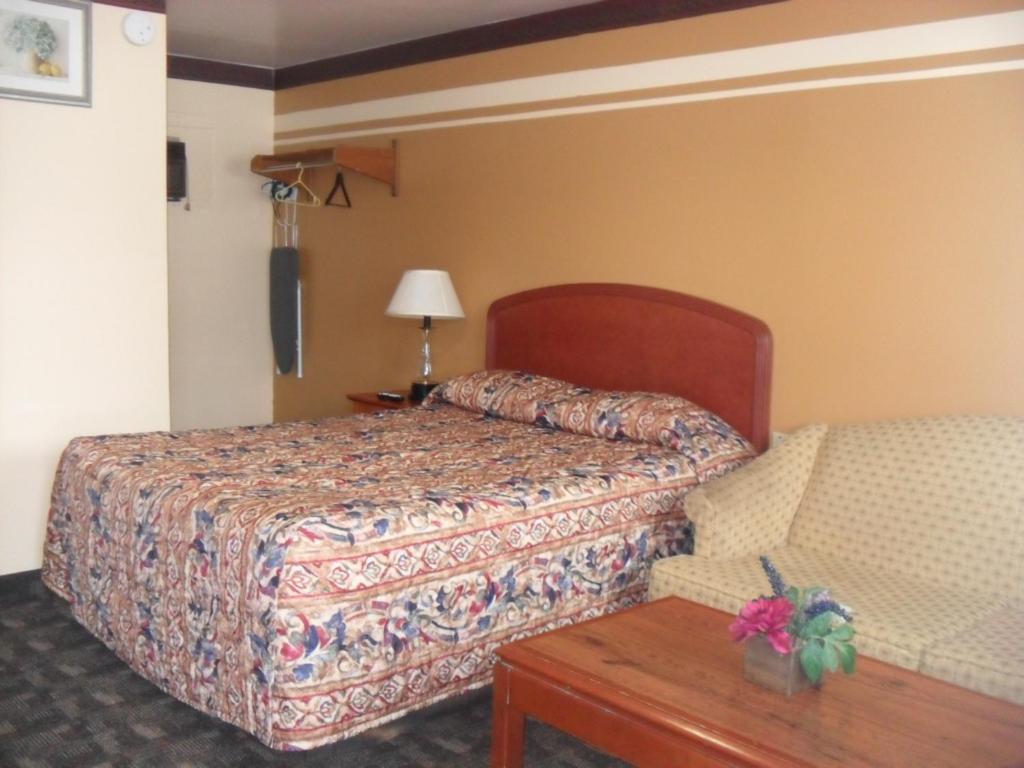 Forest Plaza Motel Mount Forest Extérieur photo
